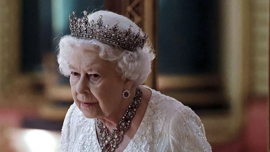 Bir devir daha kapanda Birleşik Krallık Kraliçesi II. Elizabeth, yaşamını yitirdi! Tüm dünyada gözler varis III. Charles'a çevrildi!