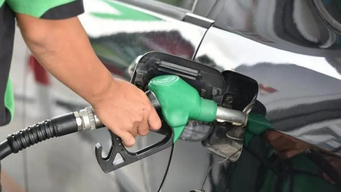 Bir litre motorinin fiyatı bir litre benzinin fiyatını geçti!