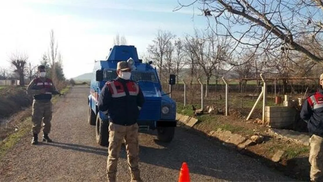 Bir mahalle mutasyonlu virüs nedeniyle karantiya alındı!