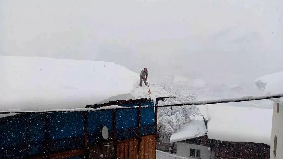 Birçok ilde artan kar yağışı sınavların ertelenmesine neden oldu! Hangi iller için uyarı yapıldı?