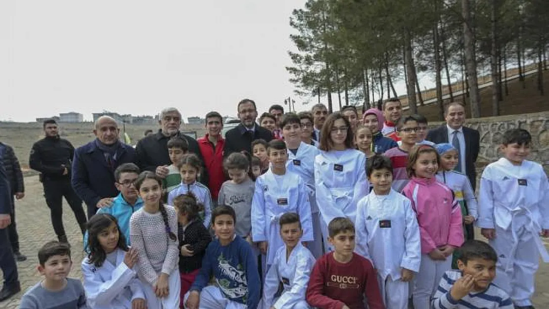 'Bizim ümidimiz gençlerimiz'