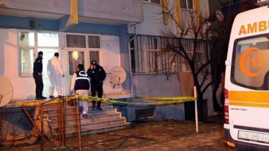 Bolu'da Eşini Bıçaklayıp, Boğazını Keserek Öldürdü!
