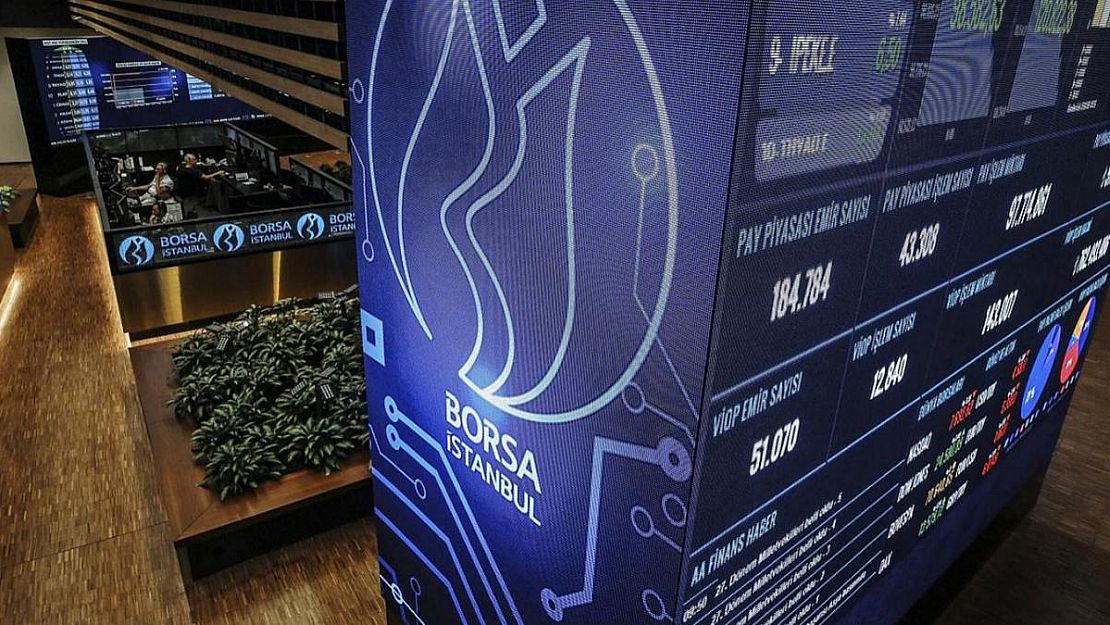 Borsa Günü Tarihi Zirveyle Kapattı