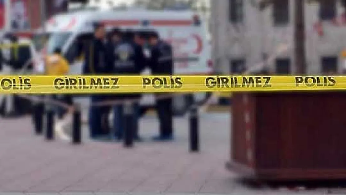 Böyle Anne Olamaz !!! Çocuklarını Defalarca Kez...