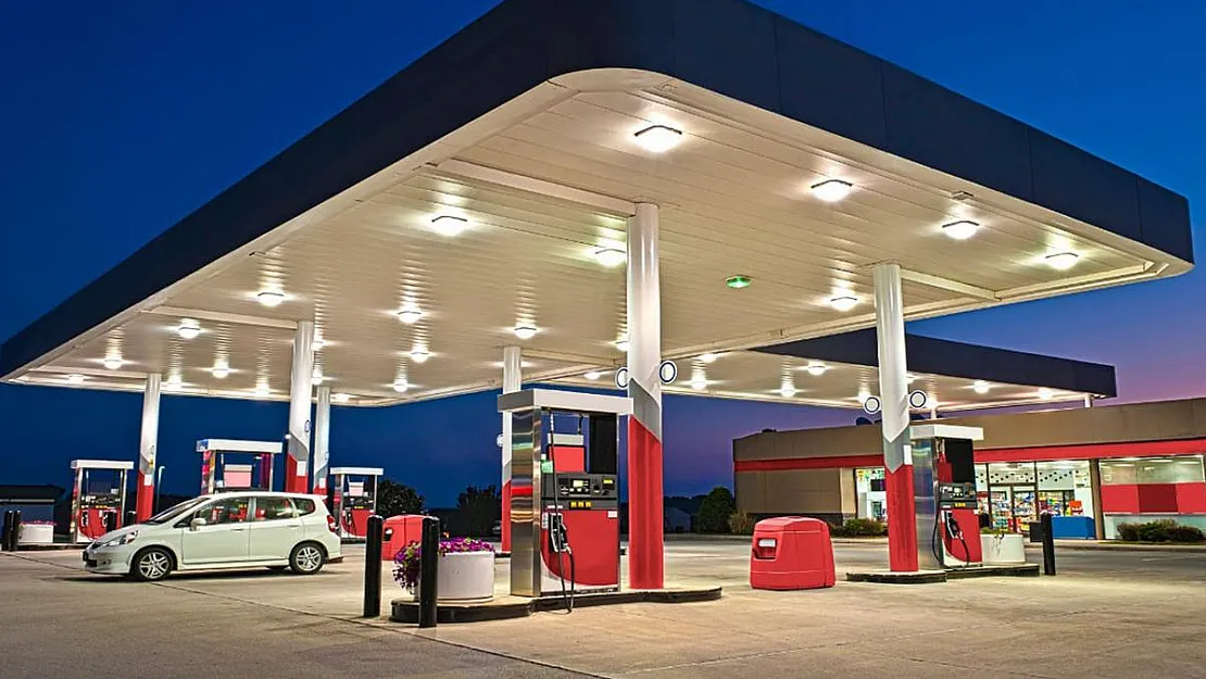 Brent petrol fiyatları çok sert düştü! Akaryakıta Pazartesi günü çok büyük indirim yapılacak: Sürücüleri sevindirecek haber sonunda geldi