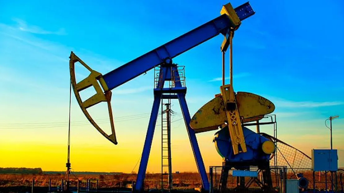 Brent petrolün varili uluslararası piyasalarda 64,84 dolardan işlem görüyor
