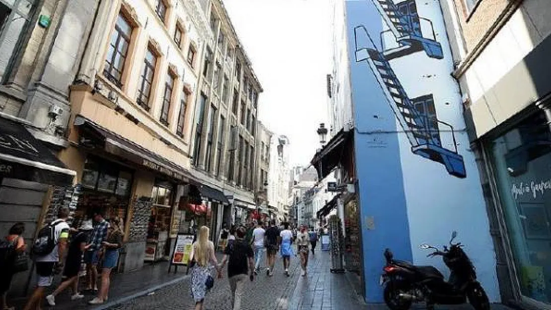Brüksel'in bazı cadde ve sokaklarında kısmi alkol yasağı devreye girdi!