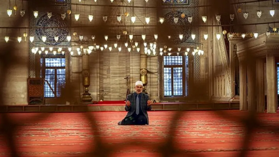 Bu hafta camilerde cuma namazı kılınacağı duyuruldu!
