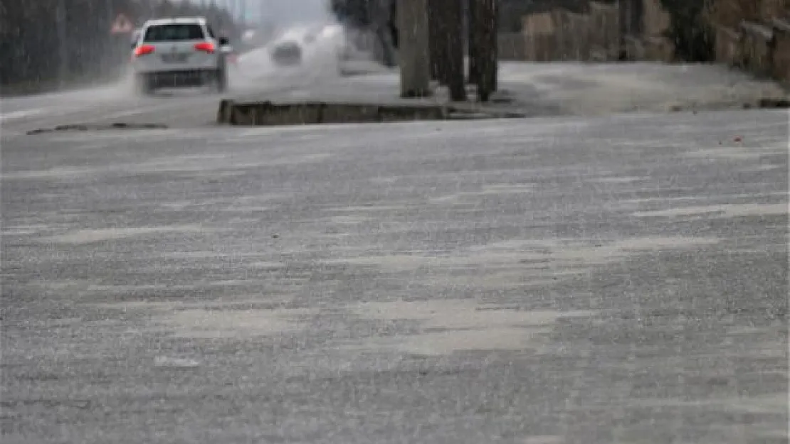 Burdur'da dolu etkili oldu