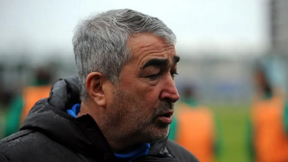 Bursaspor Teknik Direktörü Samet Aybaba'dan Fenerbahçe maçı yorumu
