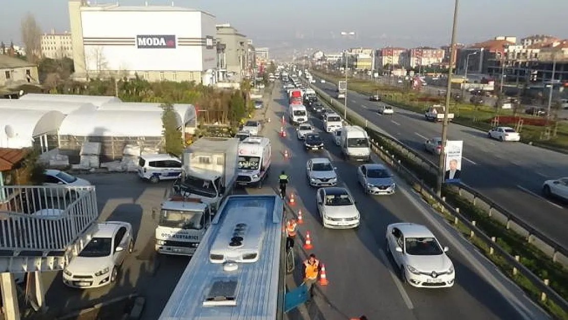 Büyükçekmece'de kamyonla otobüs çarpıştı: 2 yaralı