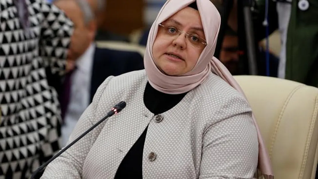 Çalışma Bakanı Selçuk Yeni Tatil Haberini Duyurdu