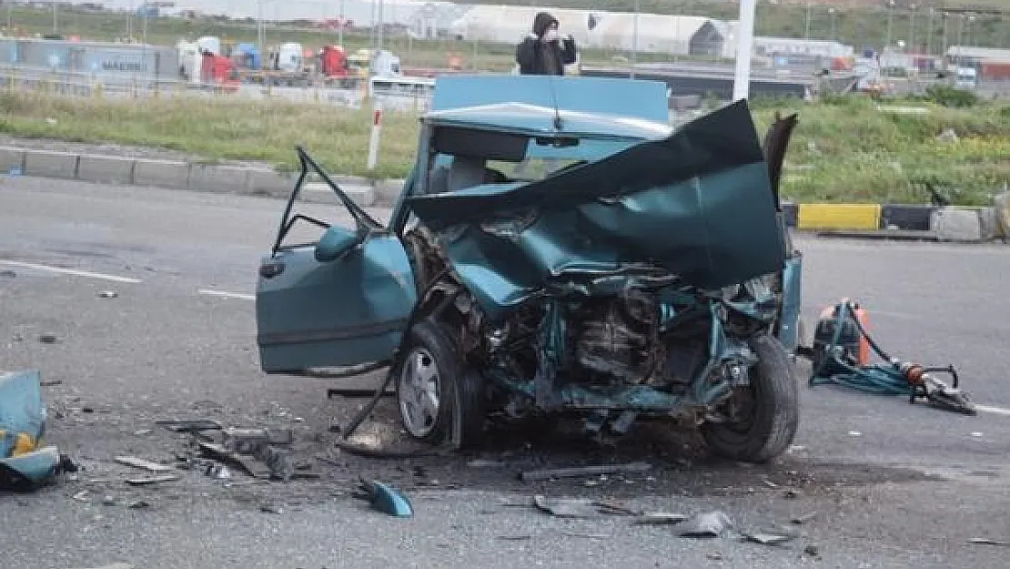 Çanakkale İzmir kara yolunda feci trafik kazası! 1 ölü
