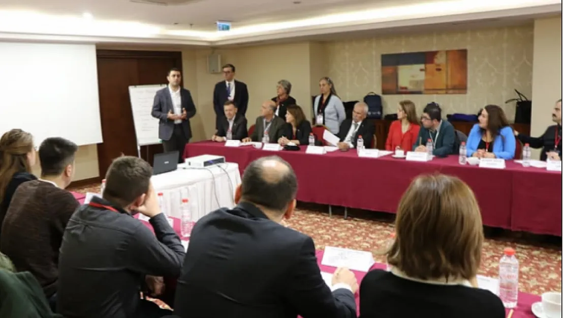 CHP Parti okulu sokak örgütlenmesi ve sandık güvenliği eğitimlerine hazırlanıyor