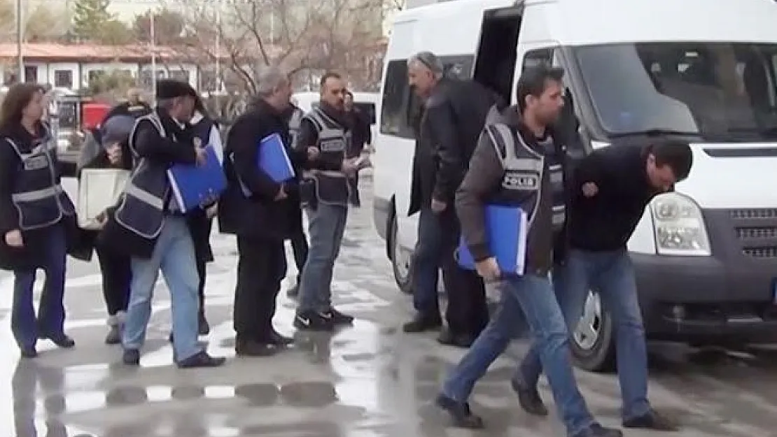 Çiftçilerden 1 milyon liralık vurgun yapan çeteye operasyon