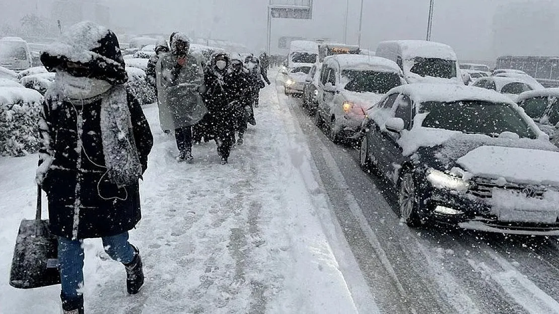 Çok şiddetli kar yağışı geliyor: Dışarıya çıkacaklara acil uyarı! Ulaşımda aksamalar yaşanabilir