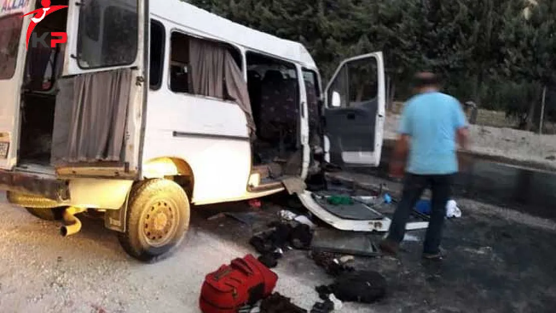 Çorum'da Minibüs Kazası: 1 Ölü, 14 Yaralı