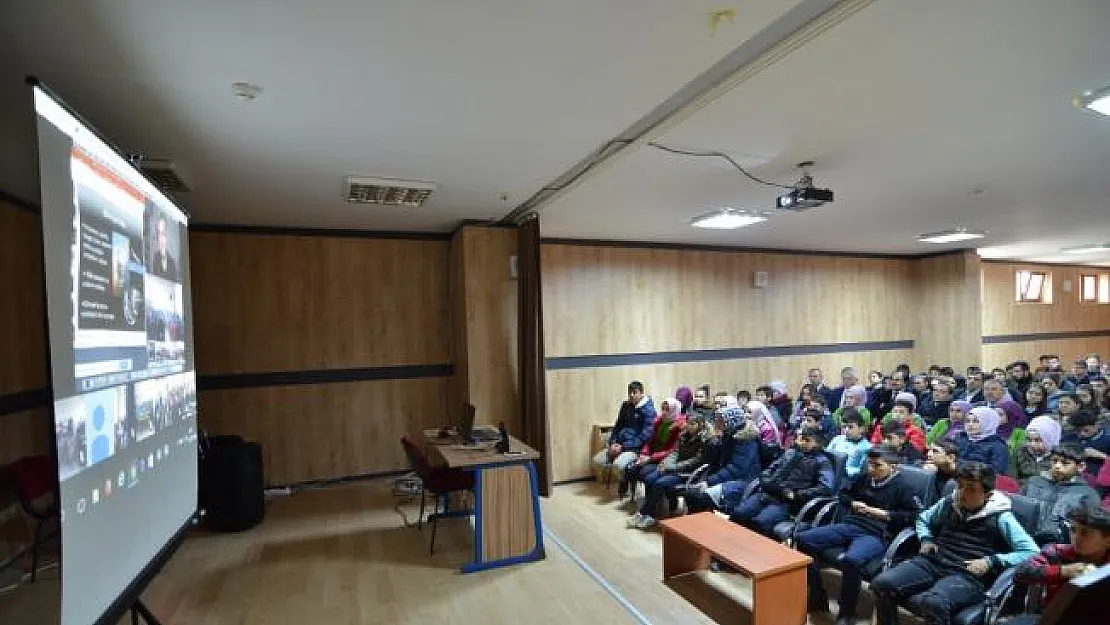 Çorumlu öğrenciler NASA çalışanı Yıldız ile görüştü