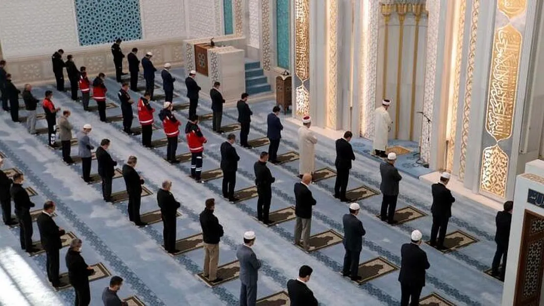 Cuma namazı kılınacak mı? Camilerde namaz kılınacak mı? Camiye gitmek serbest mi?