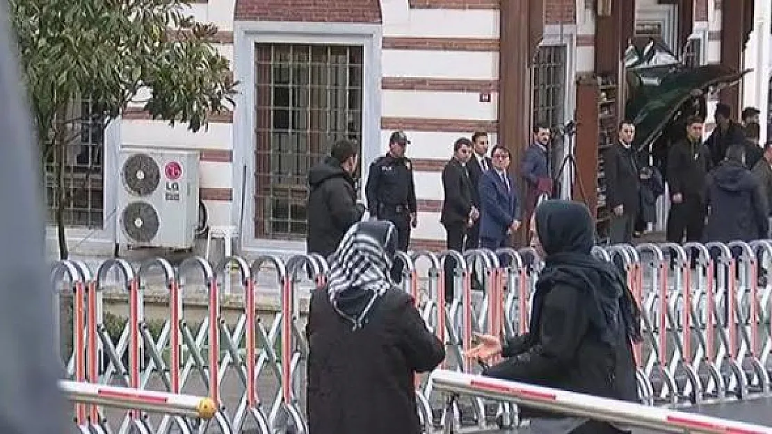 Cuma Namazı Öncesinde Cumhurbaşkanı Erdoğan'a Mektup