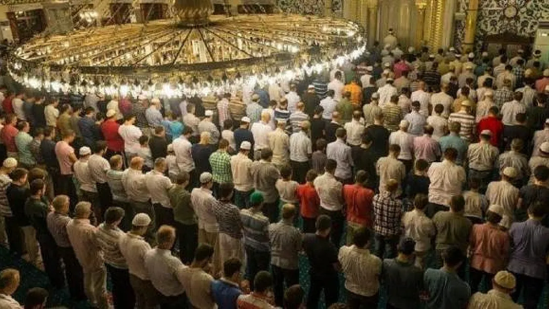 Cuma namazı ve vakit namazları 12 Haziran'dan itibaren kılınabilecek!