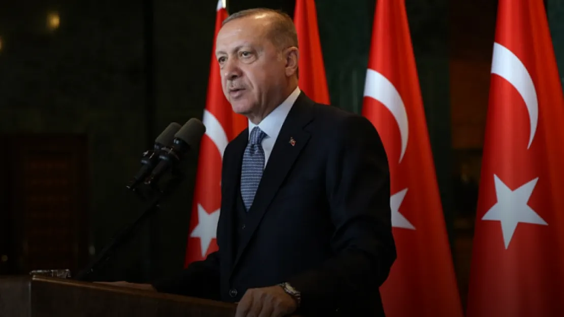 Cumhurbaşkanı Erdoğan duyurdu! 19 Mayıs saat 19.19'da tüm Türkiye balkonlardan İstiklal Marşı okuyacak!