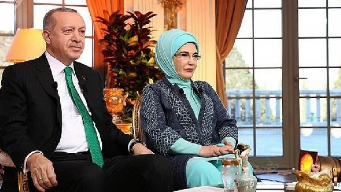 Cumhurbaşkanı Erdoğan: Eşimle Beni Yarım Saat Beklettiler