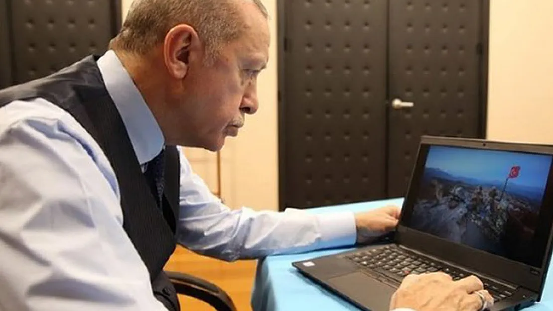 Cumhurbaşkanı Erdoğan Yılın Fotoğrafı Seçimi İçin Oyunu Mehmetçik'ten İlk İftar'dan Yana Kullandı