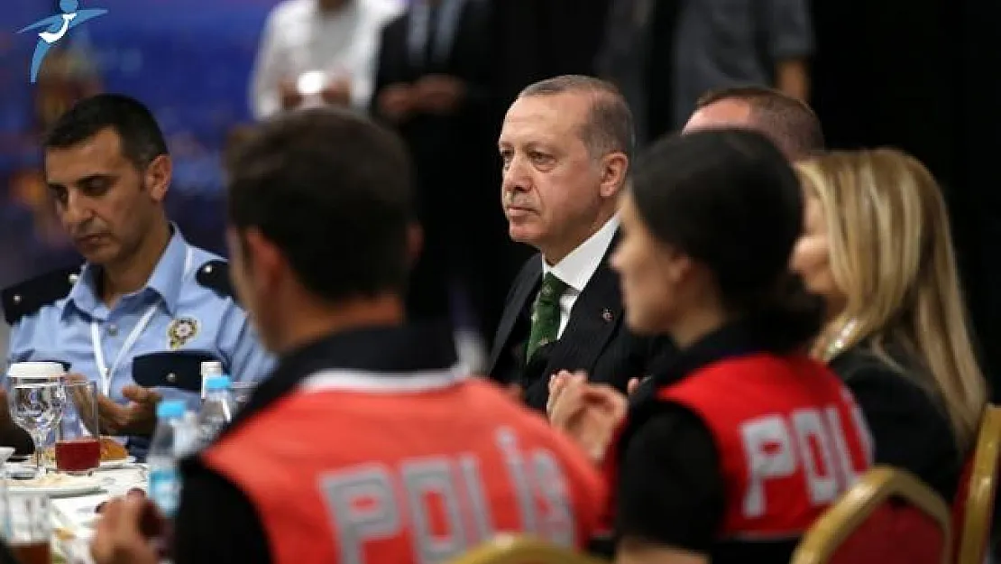Cumhurbaşkanı Erdoğan'dan Polis Akademisi 2018 Yılı 3'üncü Dönem Mezuniyet Töreni Kutlama Mesajı