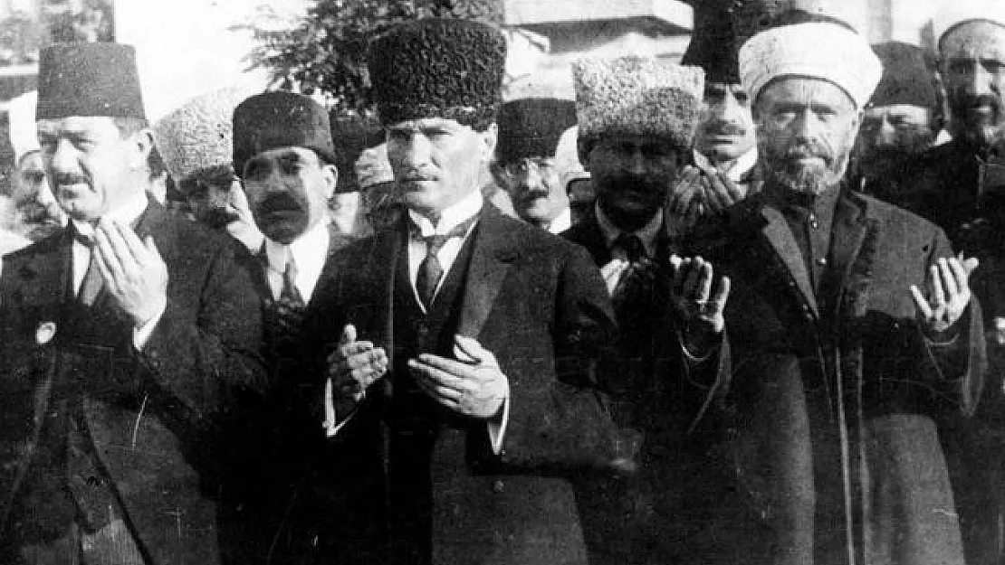 Cumhurbaşkanı Erdoğan'ın kararı ile Atatürk'ün adını oradan da sildiler!