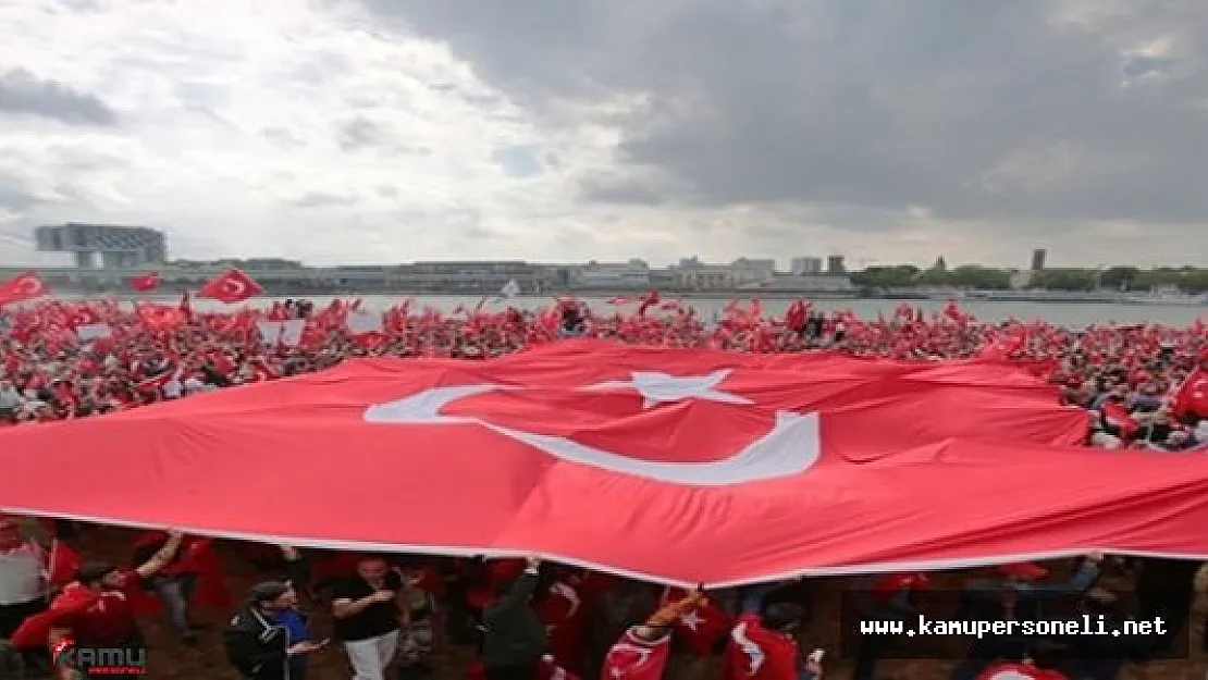 &quotDemokrasi ve Şehitler Mitingi&quotnde 15 Bin Polis Görev Yapacak