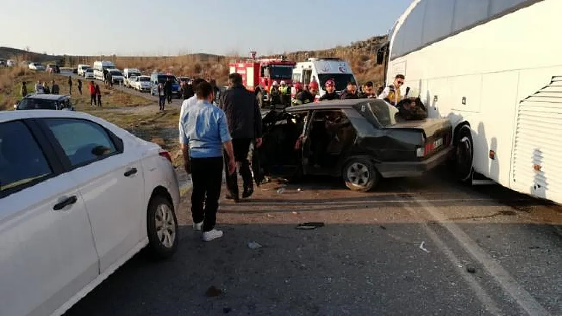 Denizli'de zincirleme trafik kazası: 3 yaralı