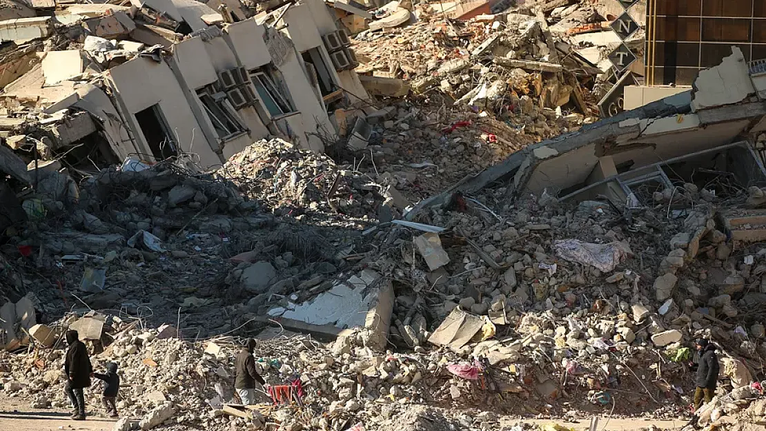 Deprem bölgesindeki molozların 100 milyon ton olabileceği açıklandı! Bu rakam Erciyes Dağı büyüklüğüne denk geliyor!