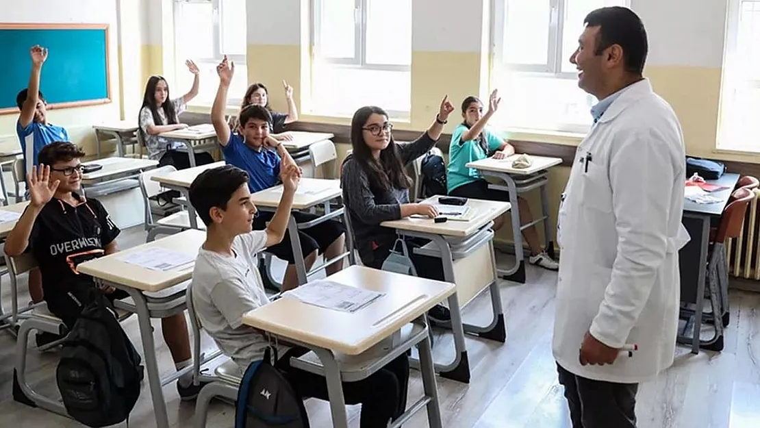 Depremden etkilenen öğretmenlere yer değiştirme hakkı