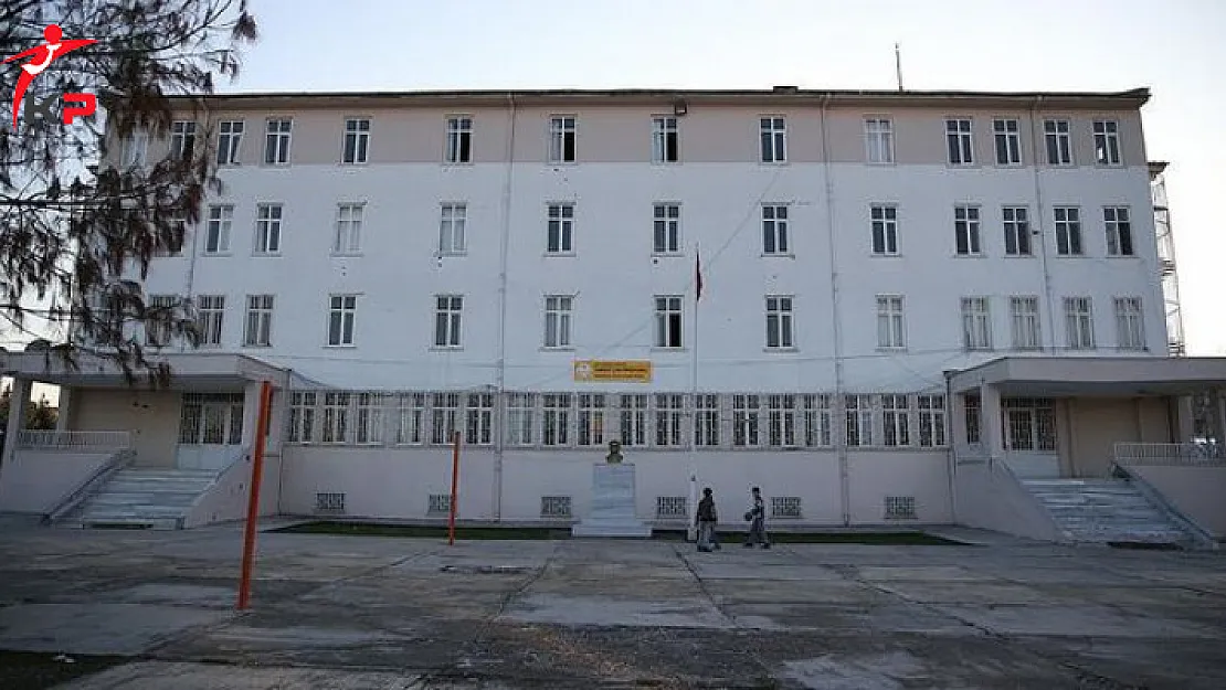 Depremin Etkisi Sürüyor:Adıyaman Samsat'ta okullar 2 gün tatil!