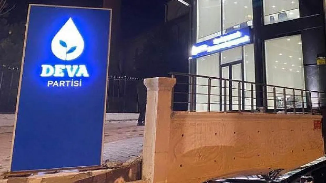 DEVA Partisi'nde Toplu İstifa: 8 Kurucu Üye İstifa Etti!