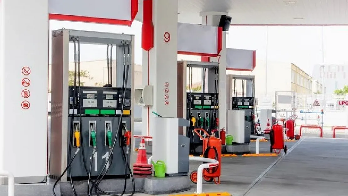 Devlet, banka aracılığı ile akaryakıt ve otogaza müdahale etti: Benzin, motorin ve LPG'ye kallavi indirim yapıldı