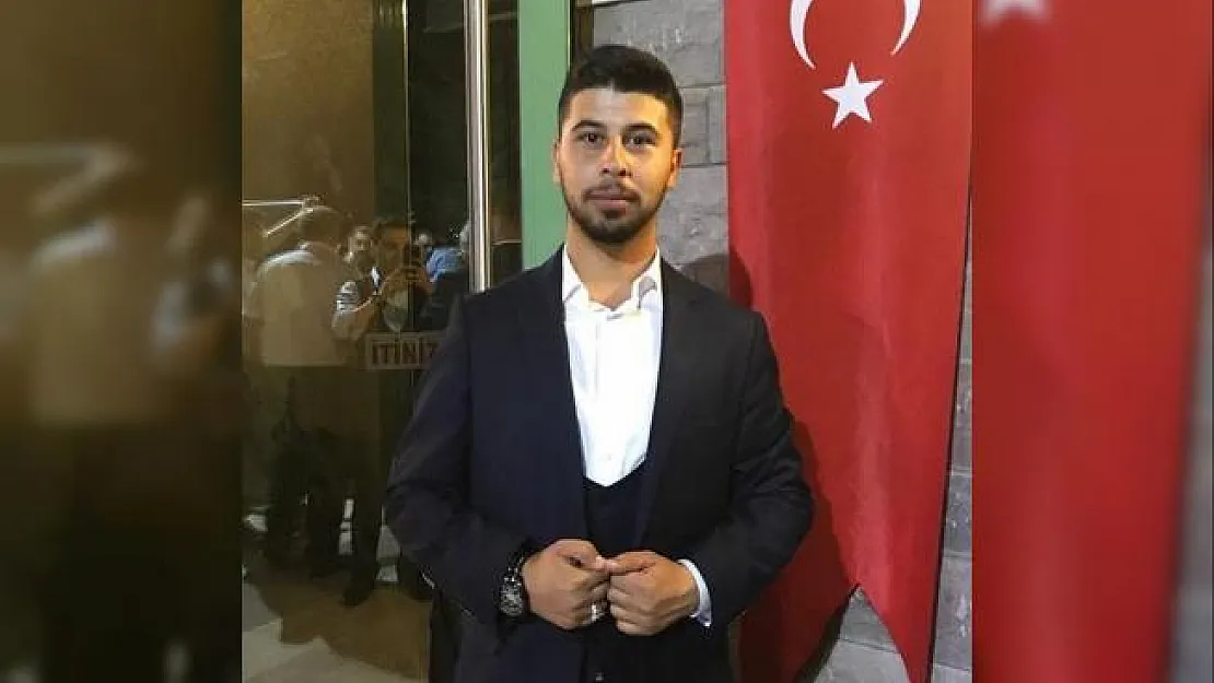 Devriye görevi yapan polis aracı ağaca çarptı