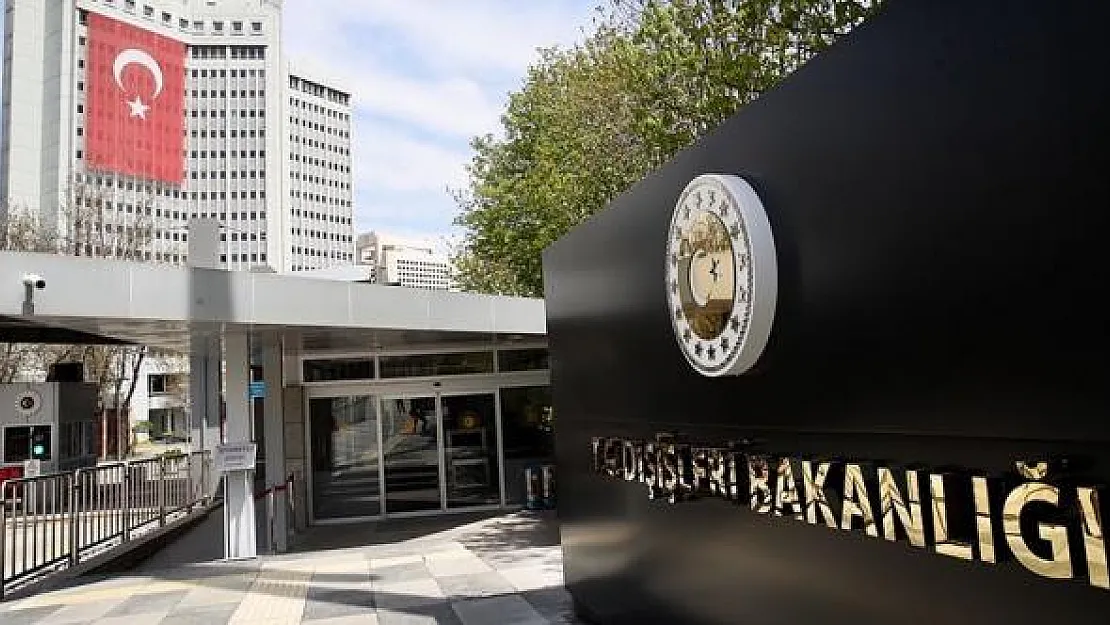 Dışişleri Bakanlığı'ndan flaş Fransa uyarısı: Uzak durun!