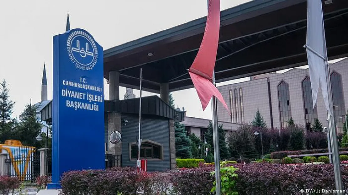 Diyanet İşleri Başkanlığı (DİB) en az lise mezunu 7 bin 800 kamu personeli alımı yapıyor!