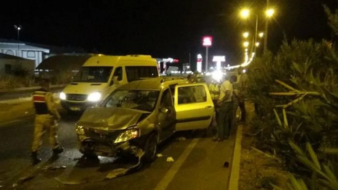 Diyarbakır-Elazığ karayolunda trafik kazası! 2'si ağır 10 yaralı