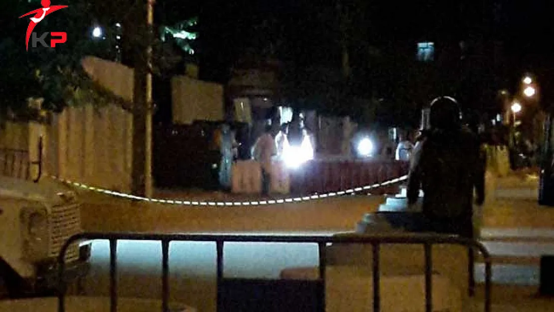 Diyarbakır'da İlçe Emniyet Müdürlüğü'ne PKK'lı Teröristler Saldırı Düzenledi