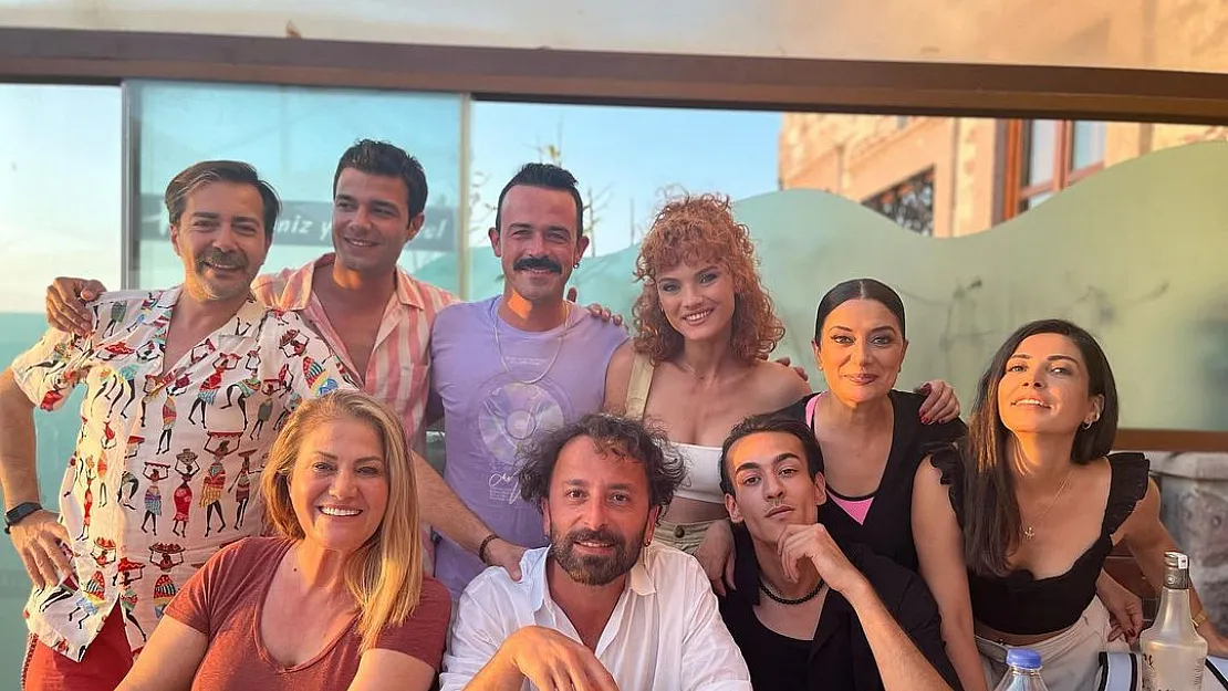 Dizi Seti Yeni Aşka Ev Sahipliği Yaptı! Önce Dizide Sonra Aşklarında Başrolü Aldılar!