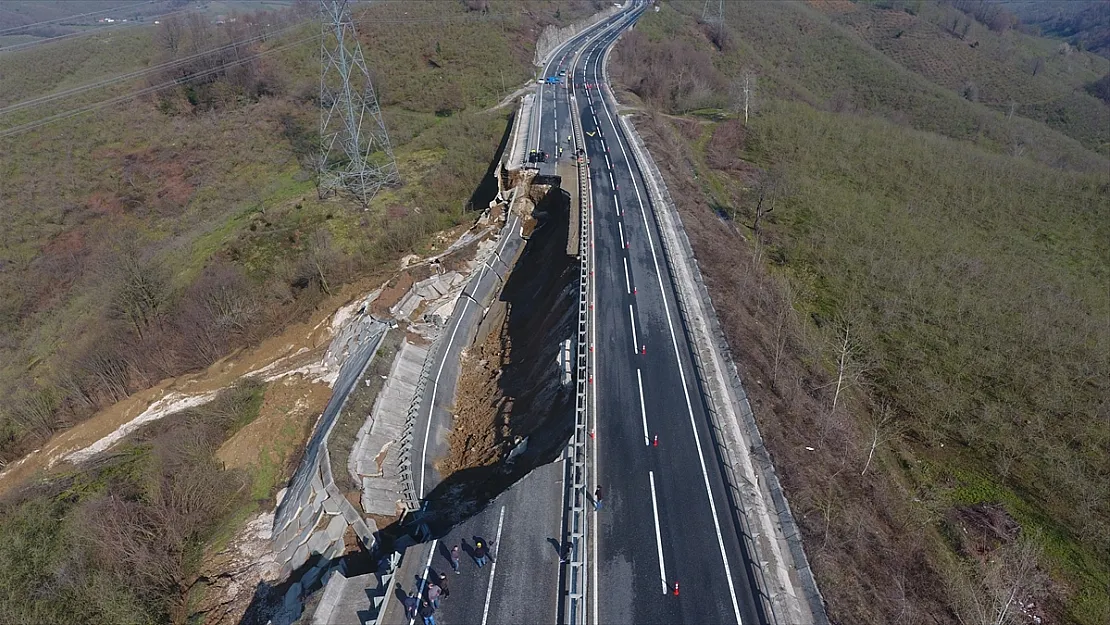 Düzce-Zonguldak Batı Karadeniz bağlantı yolu çöktü!