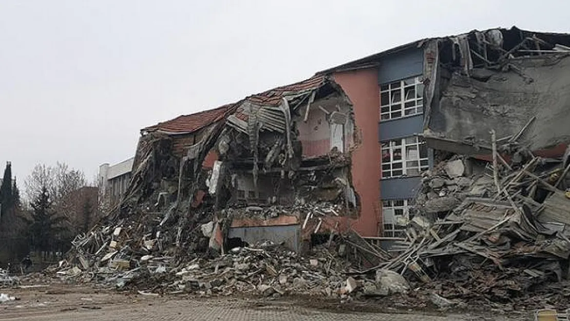 Elazığ'da yıkılan binalara soruşturma! Ruhsat ve kroki planları istendi
