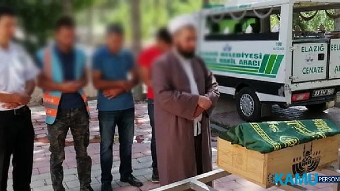 Elazığ'ın Karakoçan İlçesinde Annesinin Çöpe Attığı Bebek Kimsesizler Mezarlığına Defnedildi!