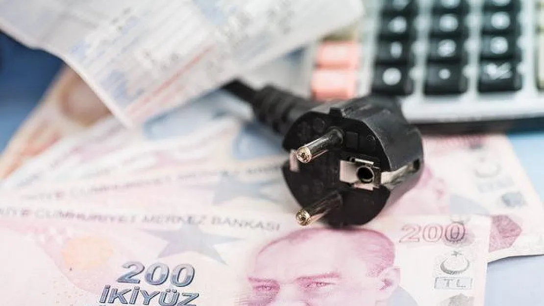 Elektrik düzenlemesi detayları belli oldu: 300 TL indirim! İşte konut ve işletmelerdeki indirim tutarı