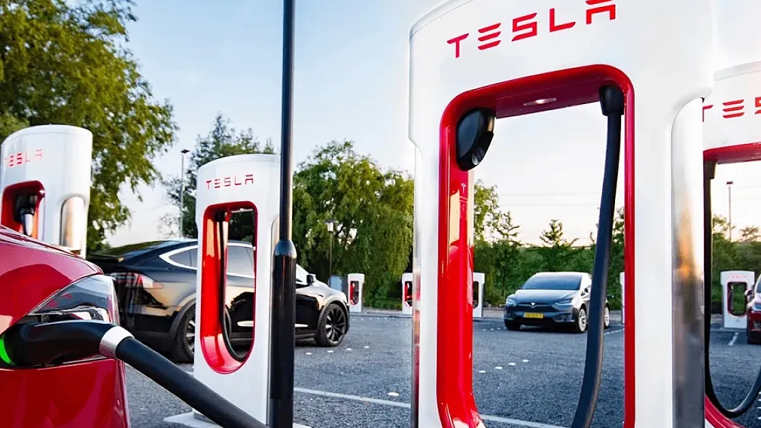 Elektrikli otomobil pazarında gelişmeler sürüyor! EPDK aralarında Tesla'nın da yer aldığı 119 şirket için şarj ağı lisansı verdi!