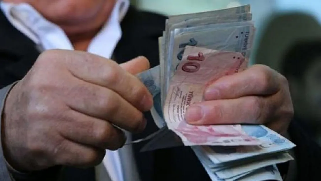 Emekli bayram ikramiyeleri hesaplara yatmaya başladı!