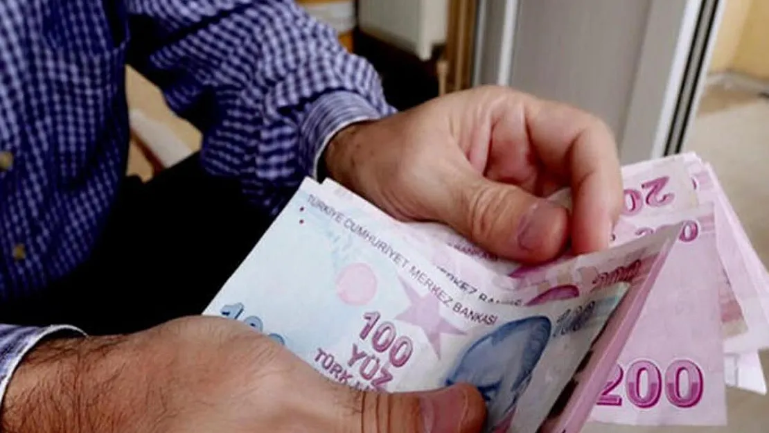 Emekli maaşı olan herkese büyük müjde! 10 bin lira artı 2 bin lira ek ödeme başladı: Emeklinin banka hesabına yatıyor